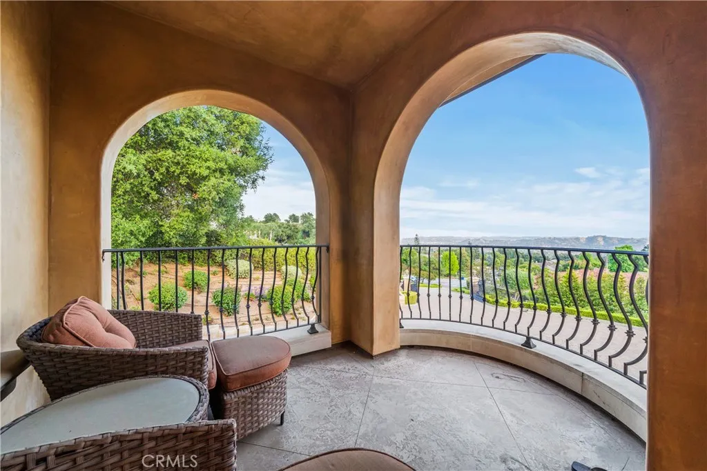 1051 Oak Canyon Lane, Glendora, California 91741 home-pic-29